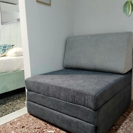 Chic Apt Near Acropolis - Avdi Square アテネ エクステリア 写真