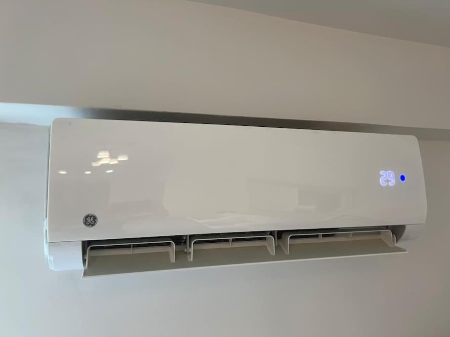 Chic Apt Near Acropolis - Avdi Square アテネ エクステリア 写真